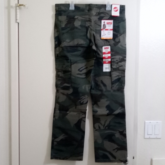 NWT Boys' Wrangler Cargo Slim Fit Pants - Picture 3 of 8